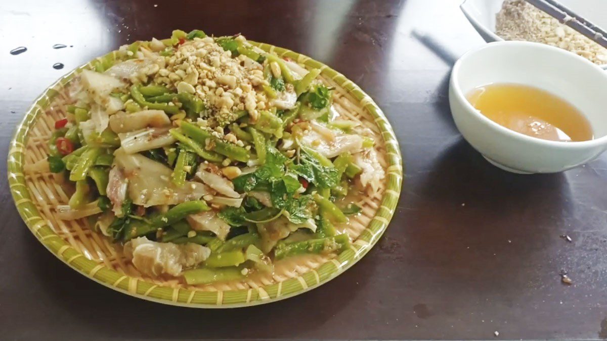 Salad of royal vegetable with pig's ear