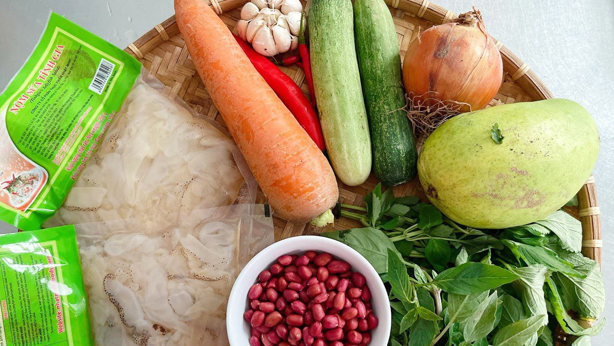 Ingredients for jellyfish onion salad