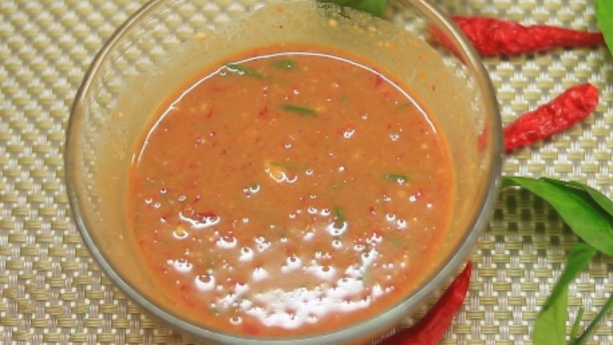 Fermented bean sauce with lime leaves