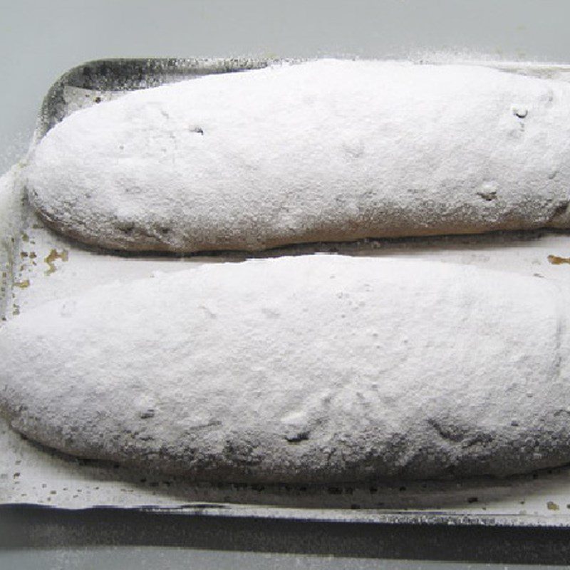 Step 6 Baking the bread Basic stollen