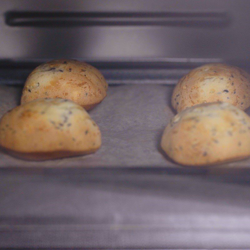 Step 3 Bake the bread for Korean Black Sesame Bread
