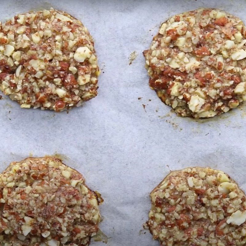 Step 3 Baking almond cookies