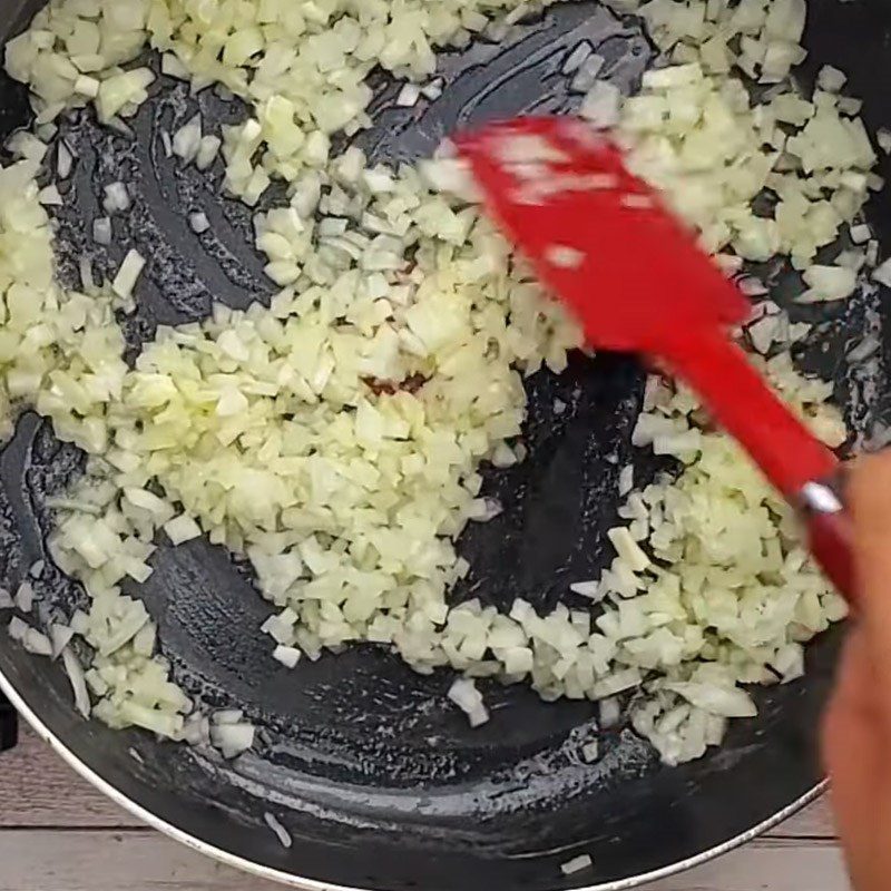 Step 2 Make the cream sauce for the Spinach Stuffed Pine Tree Cake