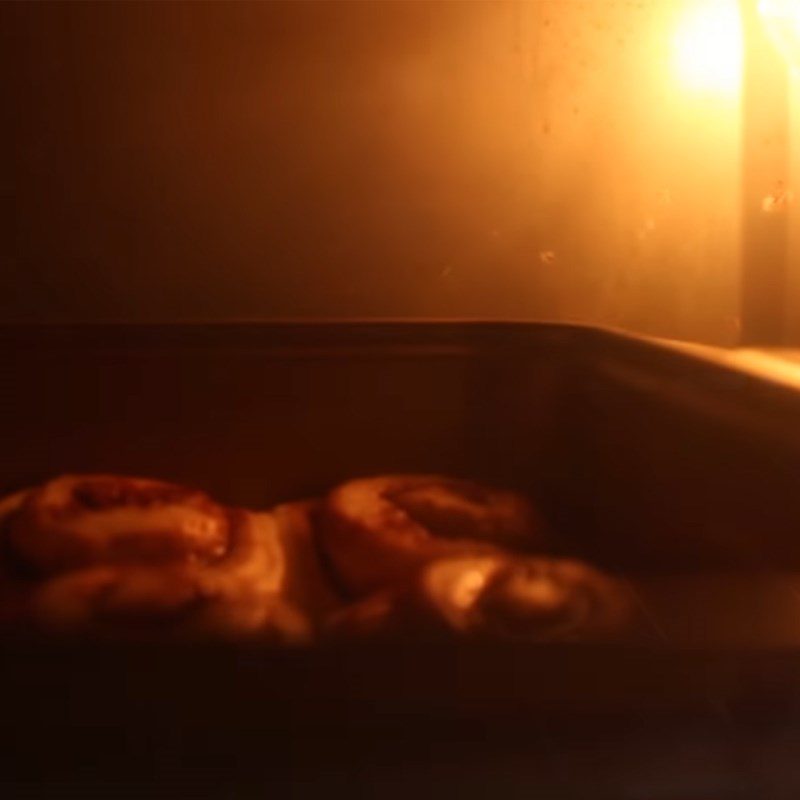 Step 7 Baking the Cinnamon Roll