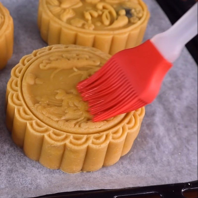 Step 7 Baking Moon Cake with Black Sesame and Salted Egg Yolk