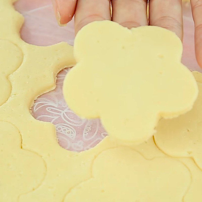 Step 3 Bake the cookies Cherry blossom cookies