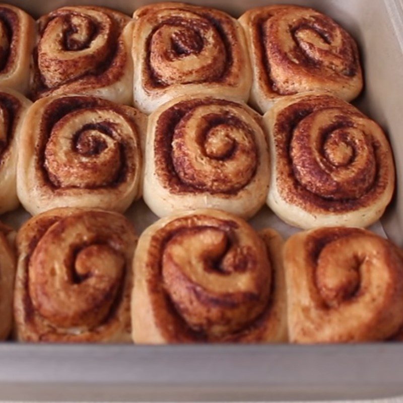 Step 7 Baking the Cinnamon Roll