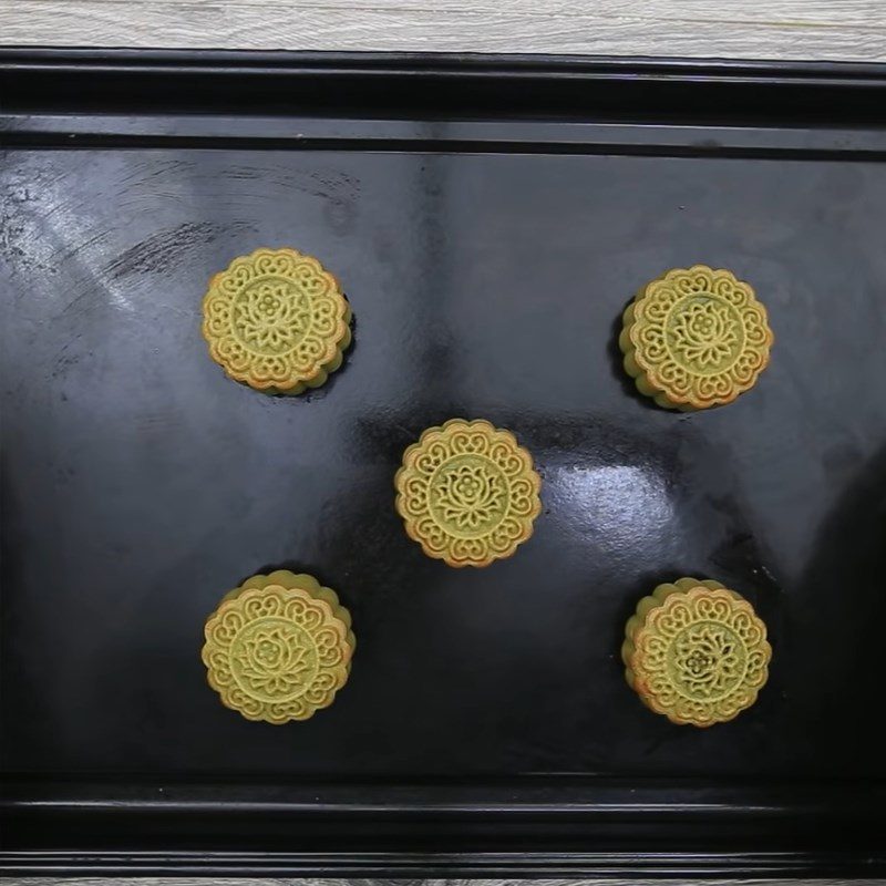 Step 5 Baking the Green Tea and Black Sesame Mooncake with Salted Egg Yolk Filling