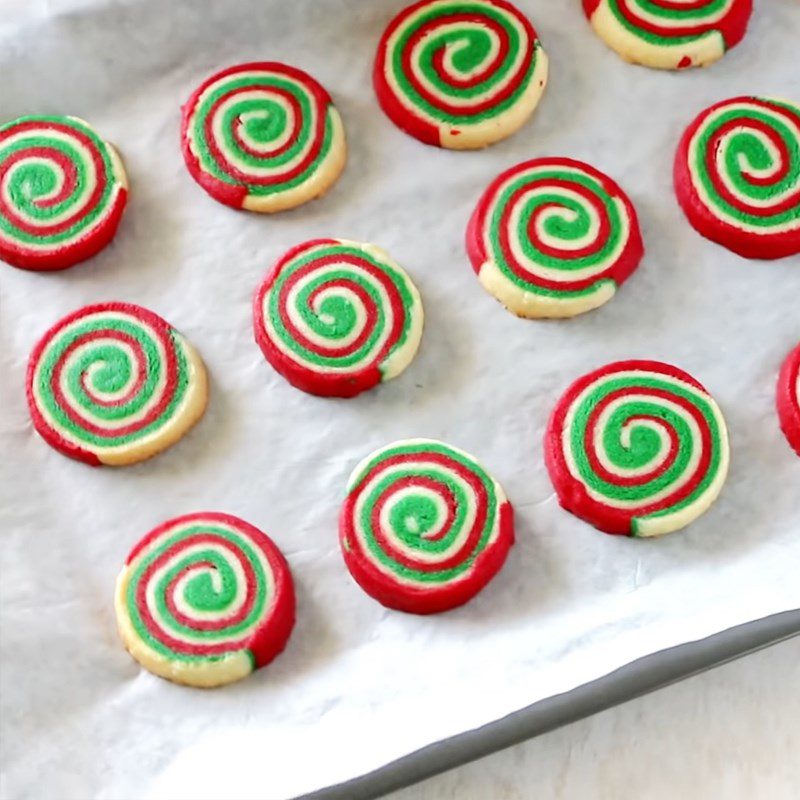 Step 5 Baking the cookies Egg-free spiral cookies