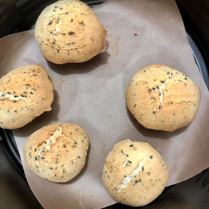 Step 3 Baking the bread Korean black sesame bread (recipe shared by users)