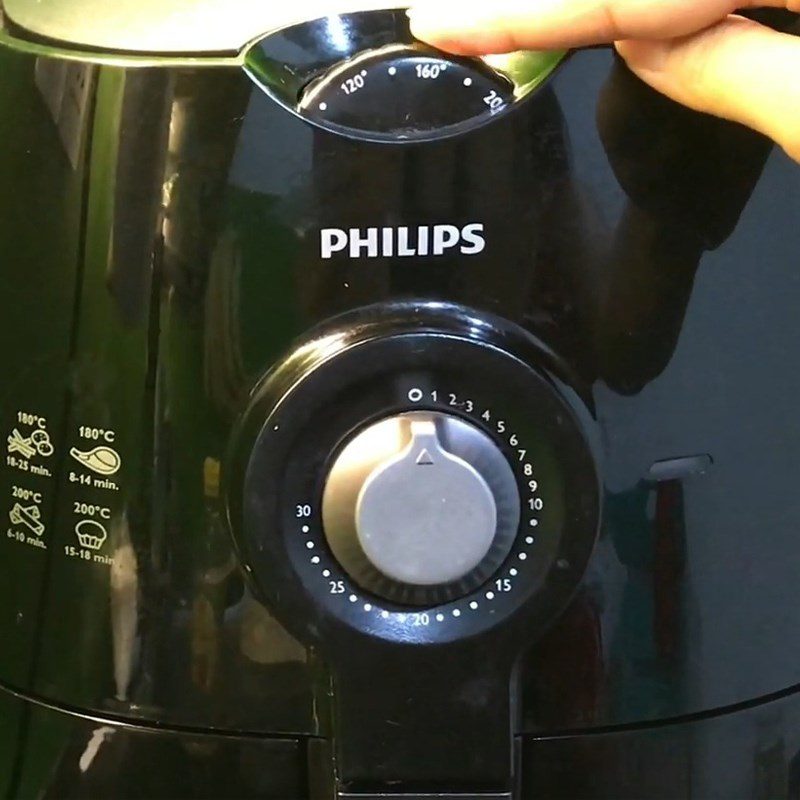 Step 4 Baking Danisa cookies using an air fryer