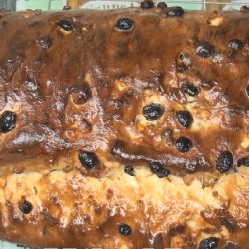 Step 7 Bake the almond stollen cake