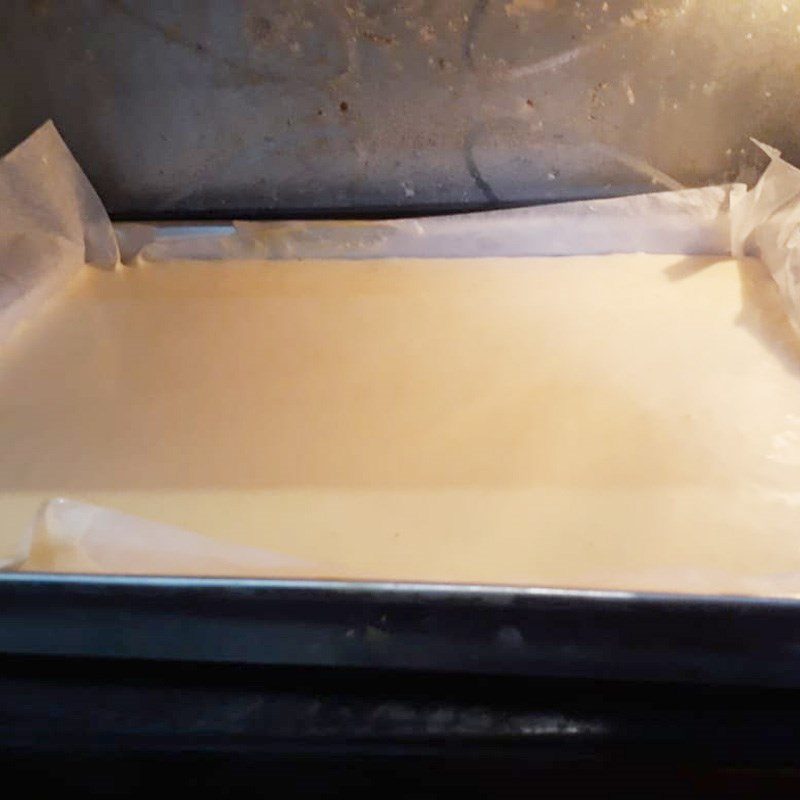 Step 2 Baking the cake Sponge cake roll with cream (Recipe shared by user)