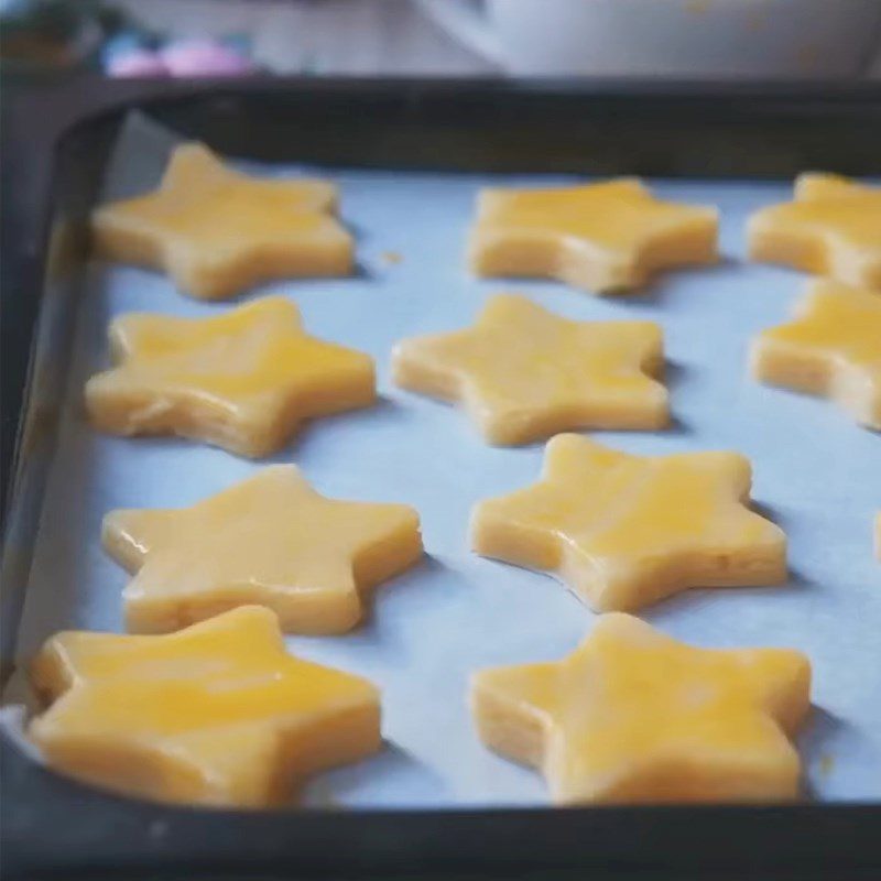 Step 5 Baking salted egg cookies without an oven