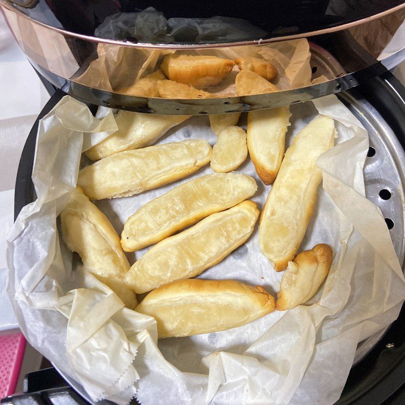 Step 3 Bake mini bread using an air fryer (recipe shared by a user)