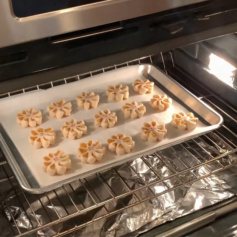 Step 5 Bake the cake Apricot blossom cake with pineapple filling