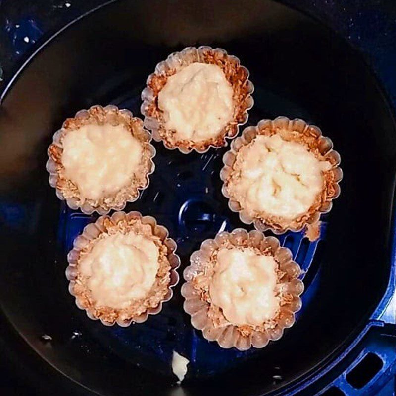 Step 4 Bake the oatmeal tart using an air fryer