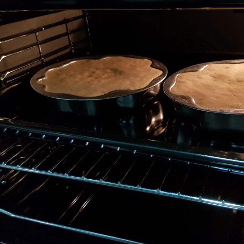 Step 4 Baking the cake Oatmeal banana cocoa cake