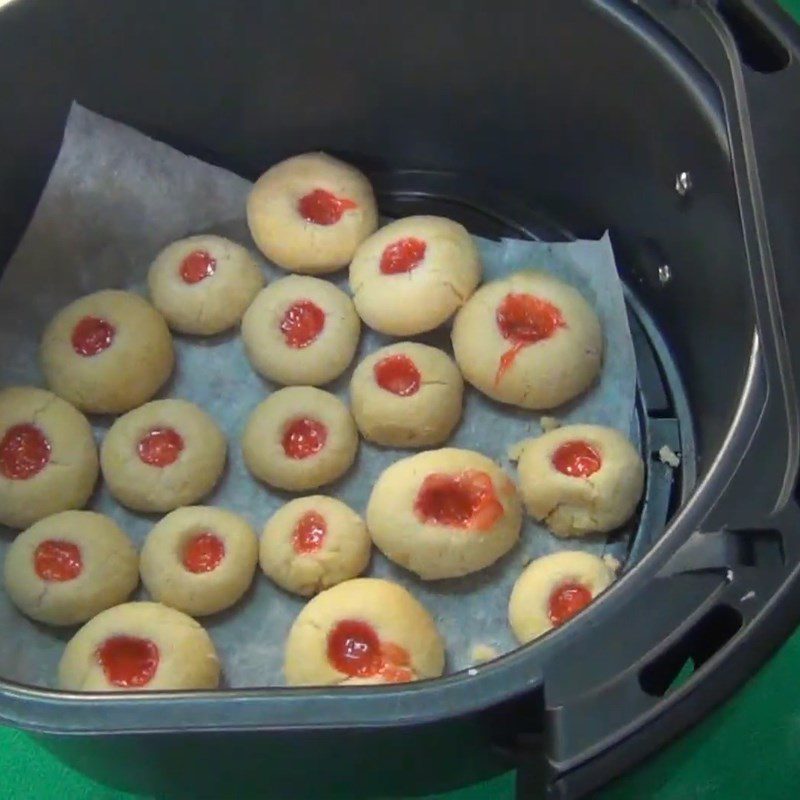 Step 4 Baking the cookies Strawberry Jam Cookies using an air fryer