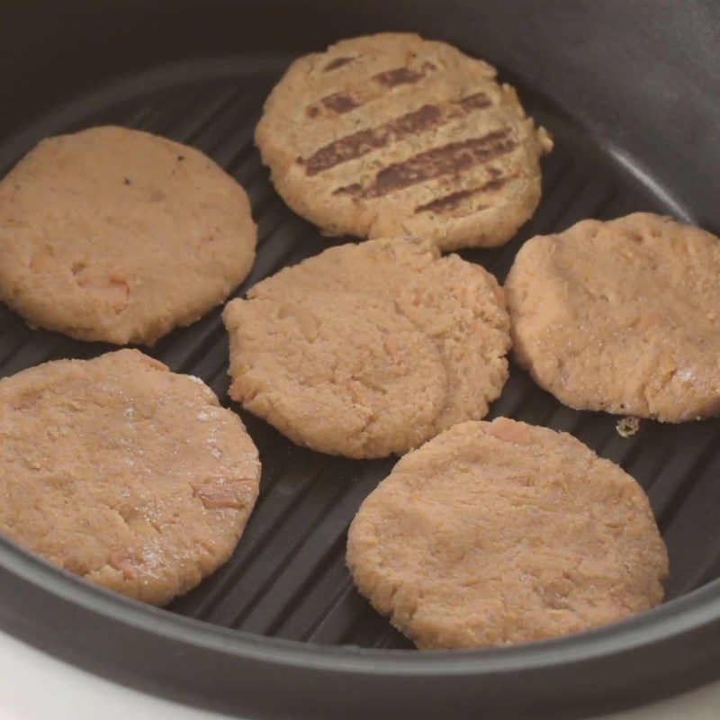 Step 3 Baking the cake with an air fryer Sweet potato oatmeal cake using an air fryer