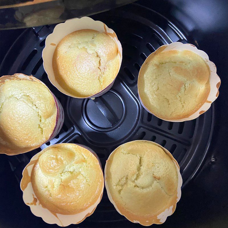 Step 5 Baking cake with an air fryer Pandan cupcake