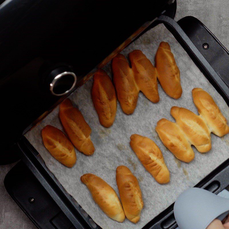 Step 5 Bake bread with an air fryer Mini bread with an air fryer