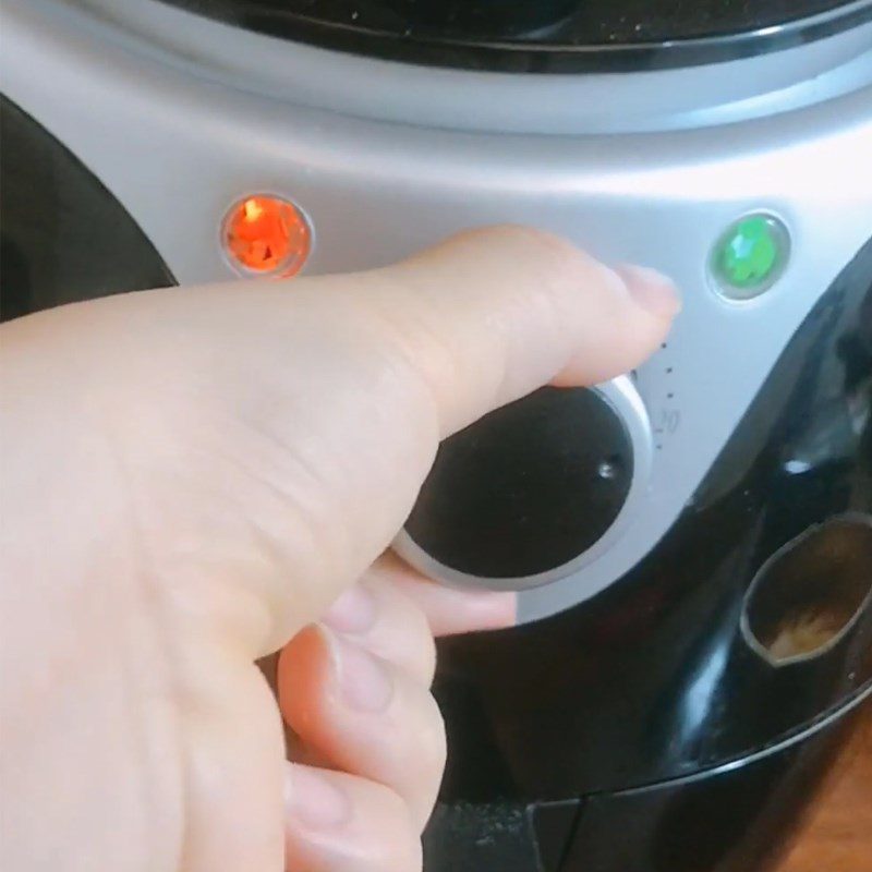 Step 5 Baking the loaf bread Loaf bread using an air fryer