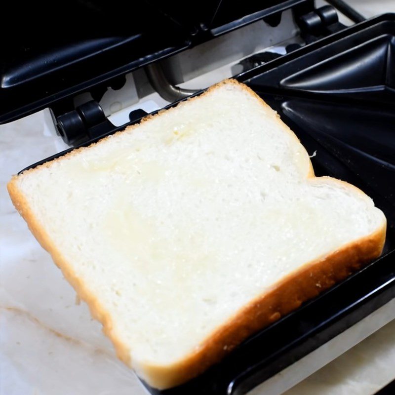 Step 3 Grilling the Sandwich Chicken and Vegetable Sandwich