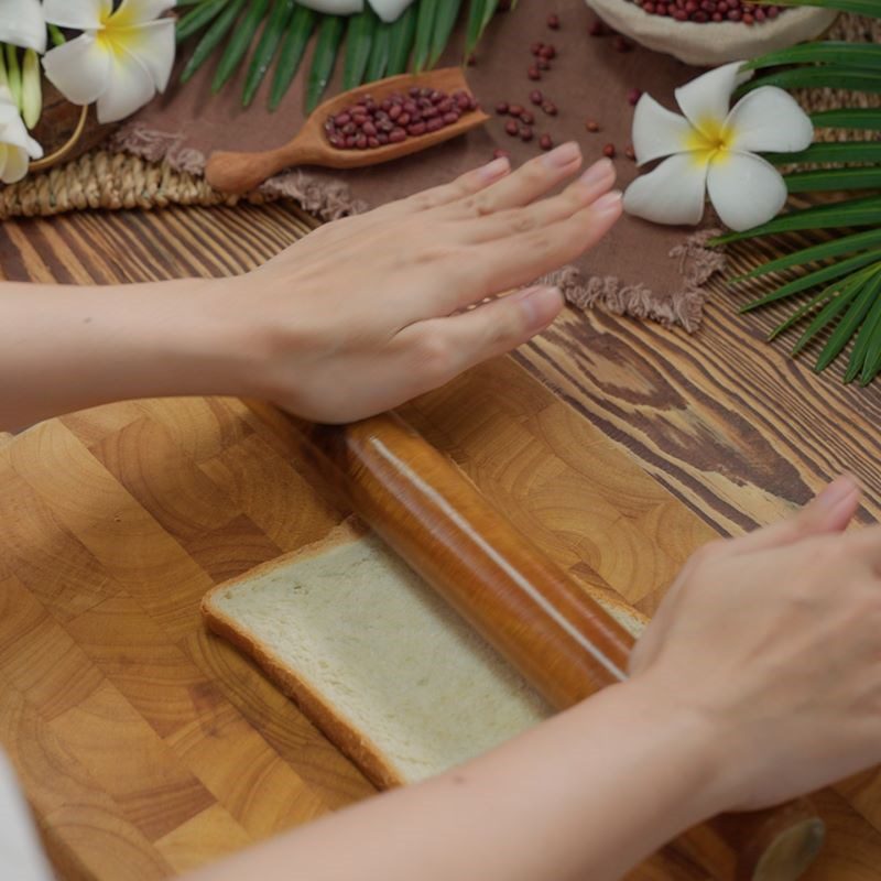 Step 4 Baking the sandwich Red bean tart with tapioca and pandan leaves