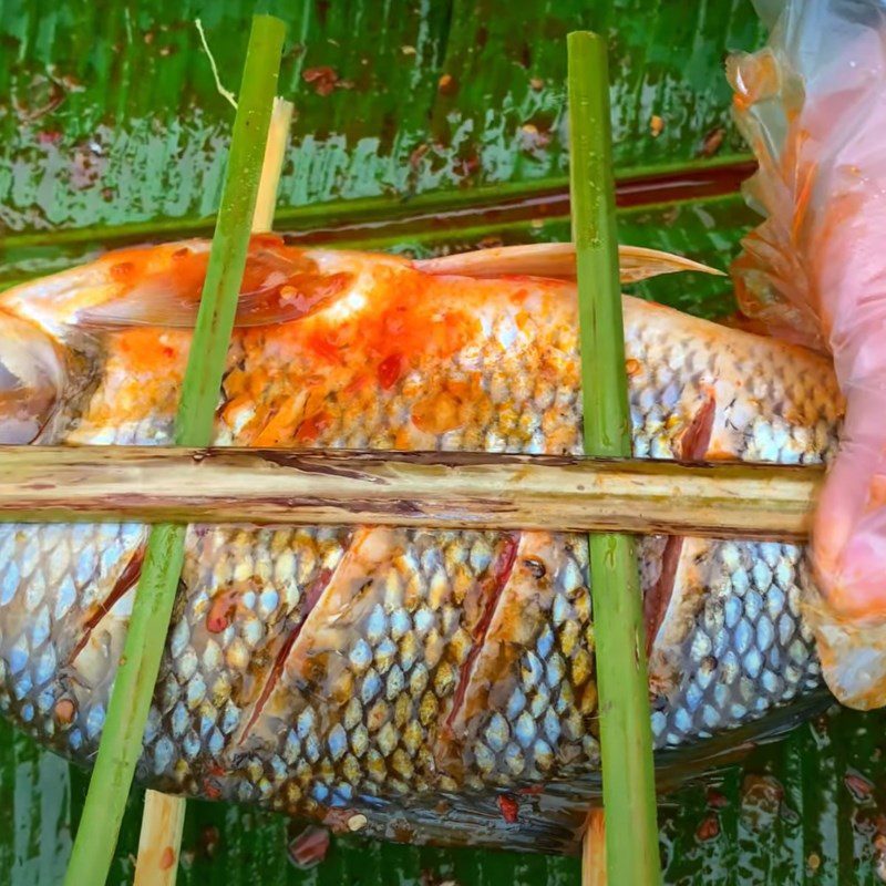 Step 3 Grill the fish Grilled Mackerel with chili salt