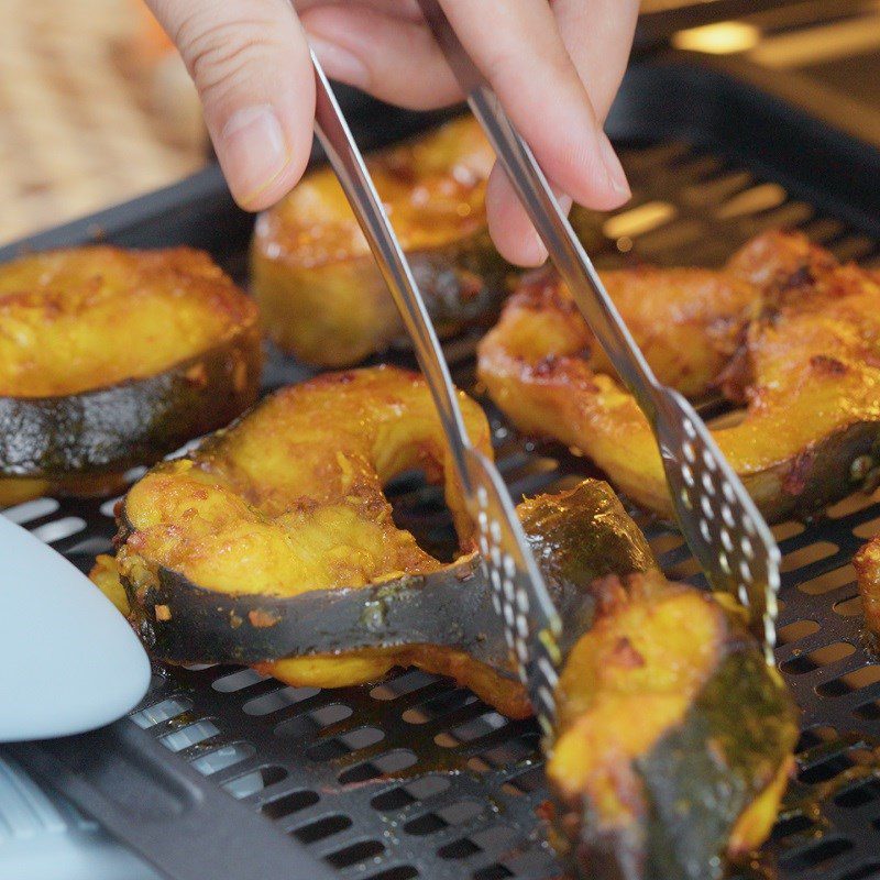 Step 3 Grilling fish Grilled catfish with galangal and fermented rice