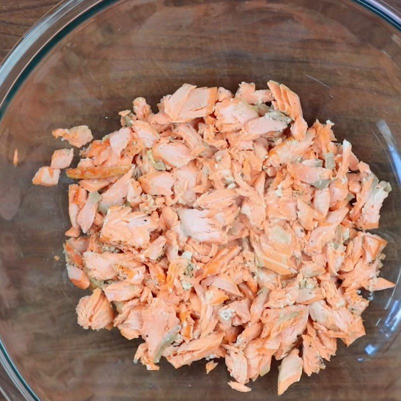 Step 2 Grill the salmon for Salmon Fish Cake with Bell Pepper