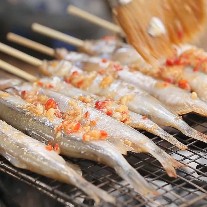 Step 3 Grilling Fish Eggs Grilled Fish Eggs with Chili Salt