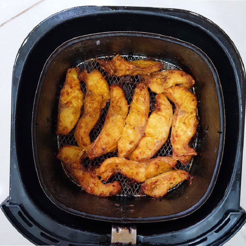 Step 3 Grill the fish with an air fryer for Cha Ca La Vong