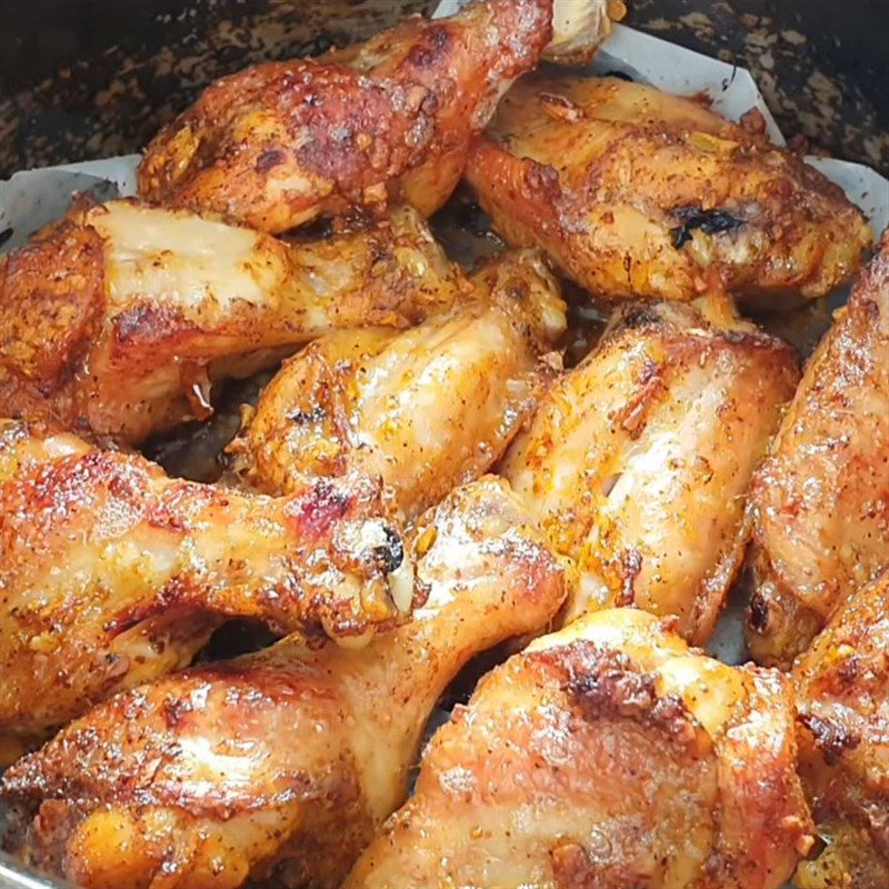 Step 3 Grilling chicken wings Grilled chicken wings with five-spice powder using an air fryer