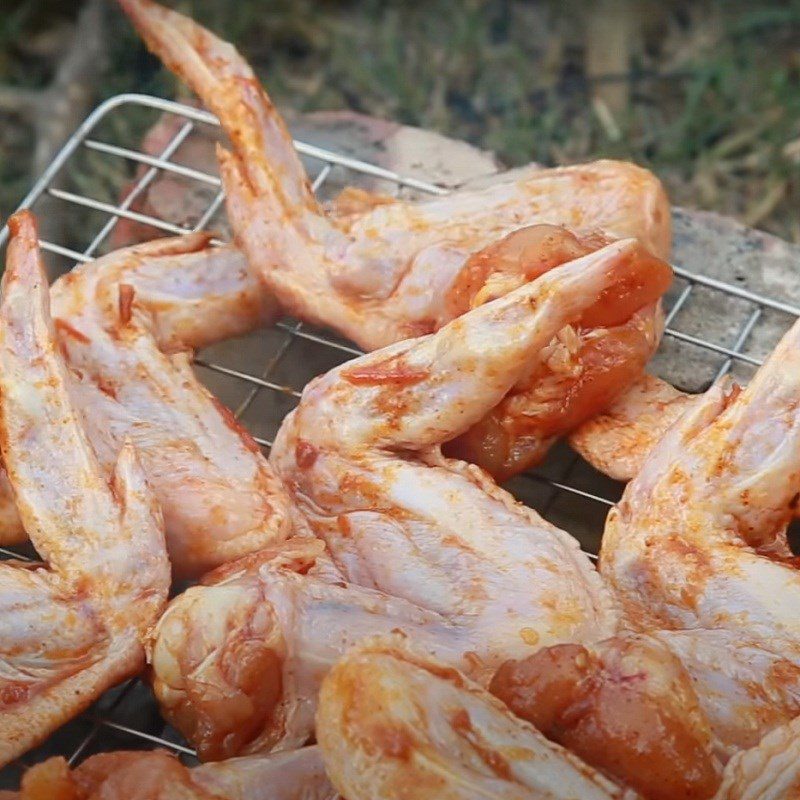 Step 3 Grilling chicken wings Grilled chicken wings with satay