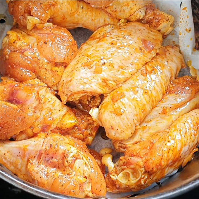 Step 3 Grill the chicken wings Five-spice chicken wings using an air fryer