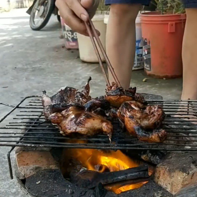 Step 3 Grilling quail Honey oyster sauce grilled quail