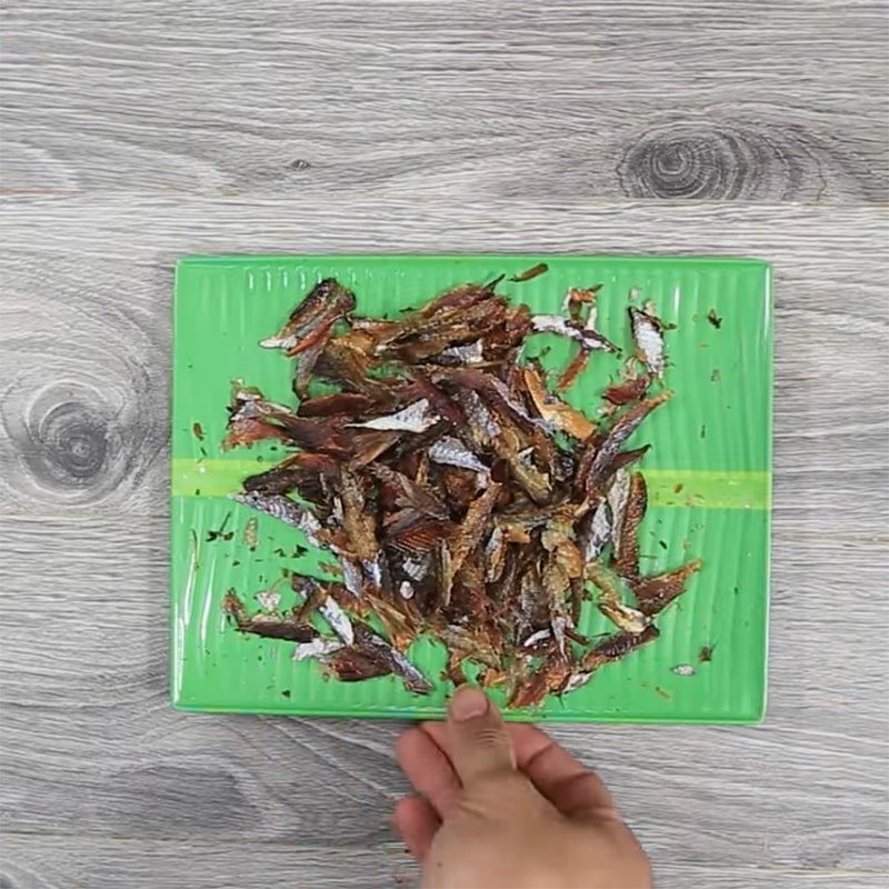 Step 3 Grilled dried fish mango salad