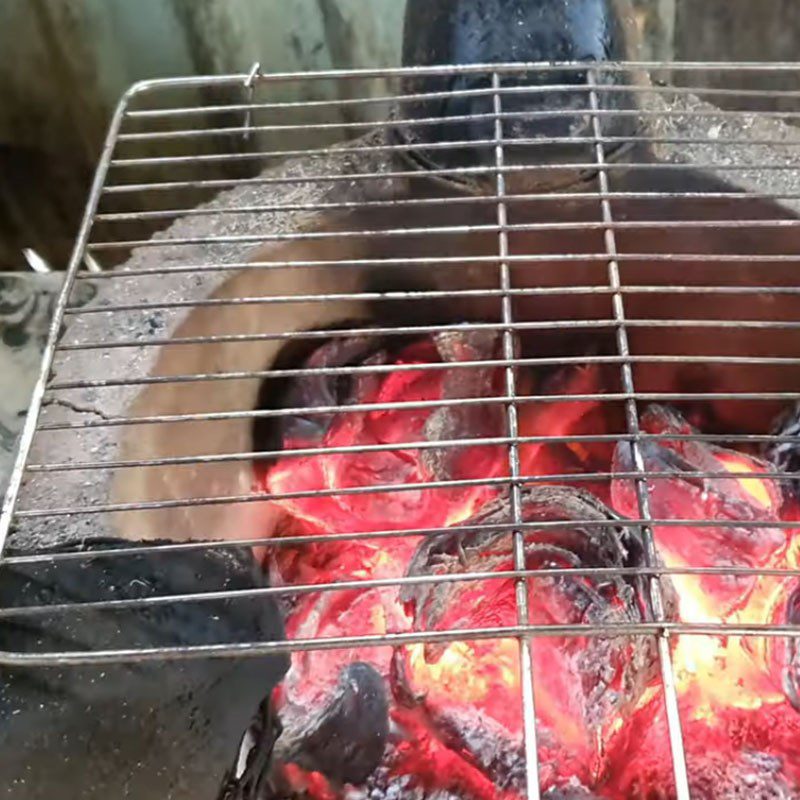 Step 3 Grill the squid Grilled squid with fermented bean curd