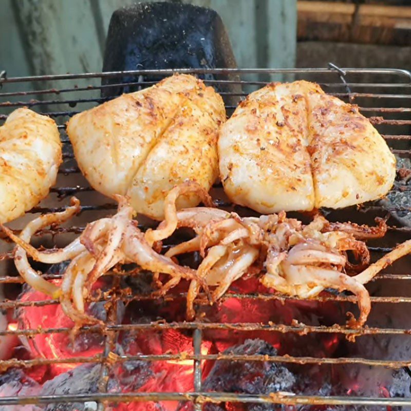 Step 3 Grill the squid Grilled squid with fermented bean curd