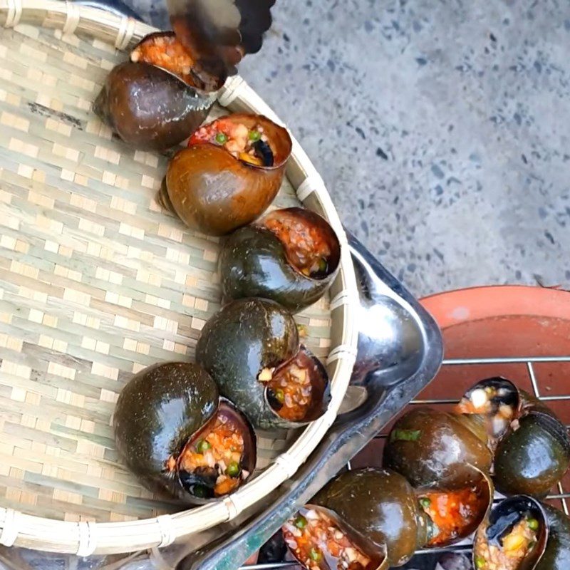 Step 4 Grilled Snails with Green Pepper