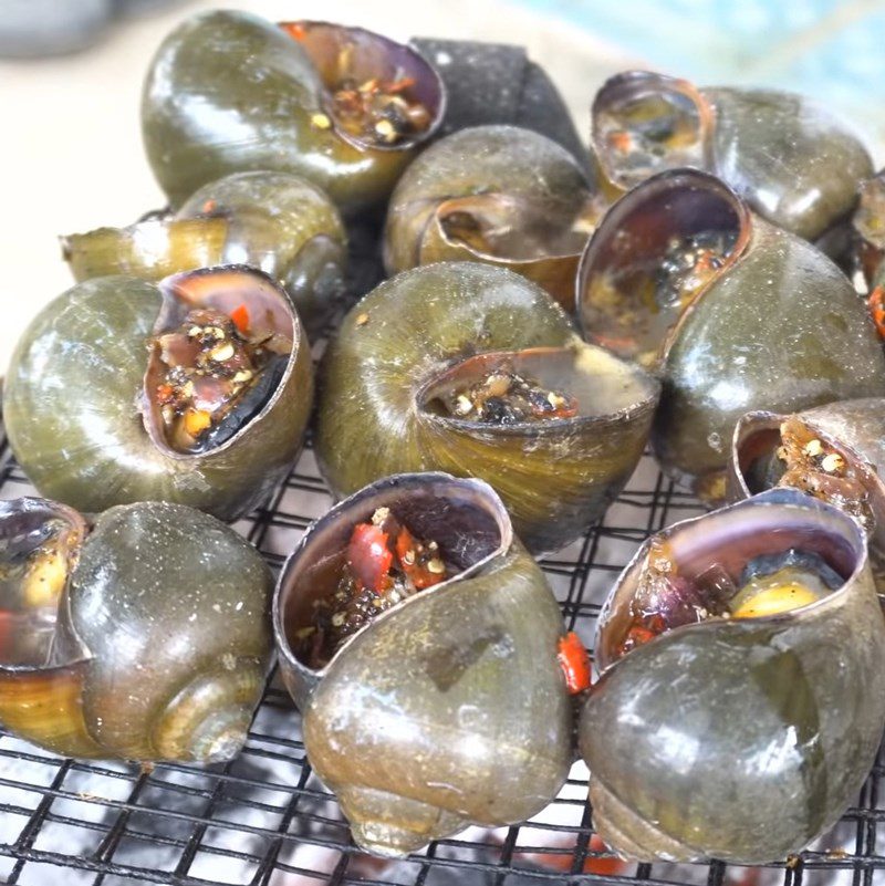 Step 4 Finished product Grilled apple snails with black pepper