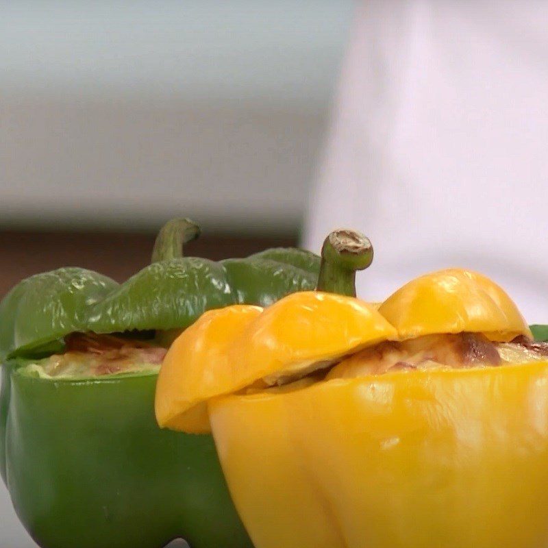 Step 5 Grilled bell peppers stuffed with seafood