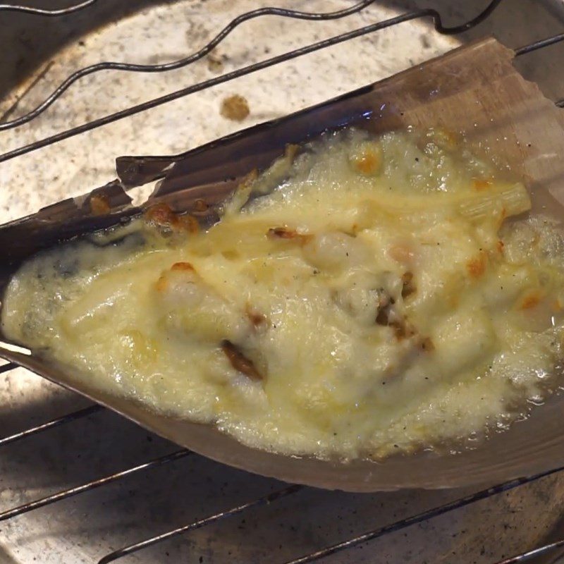 Step 3 Baking scallops Baked scallops with cheese