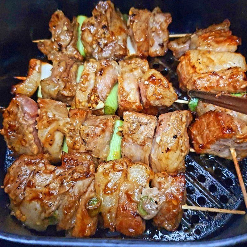 Step 3 Grilling meat Grilled pork with leeks