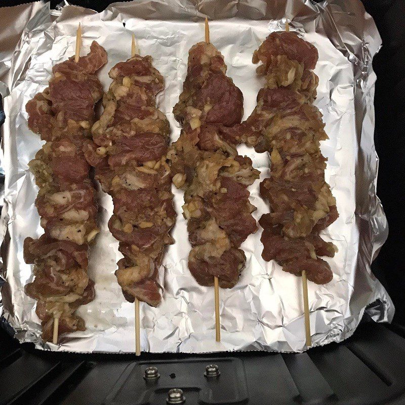 Step 3 Grilling meat using an air fryer Grilled skewers using an air fryer