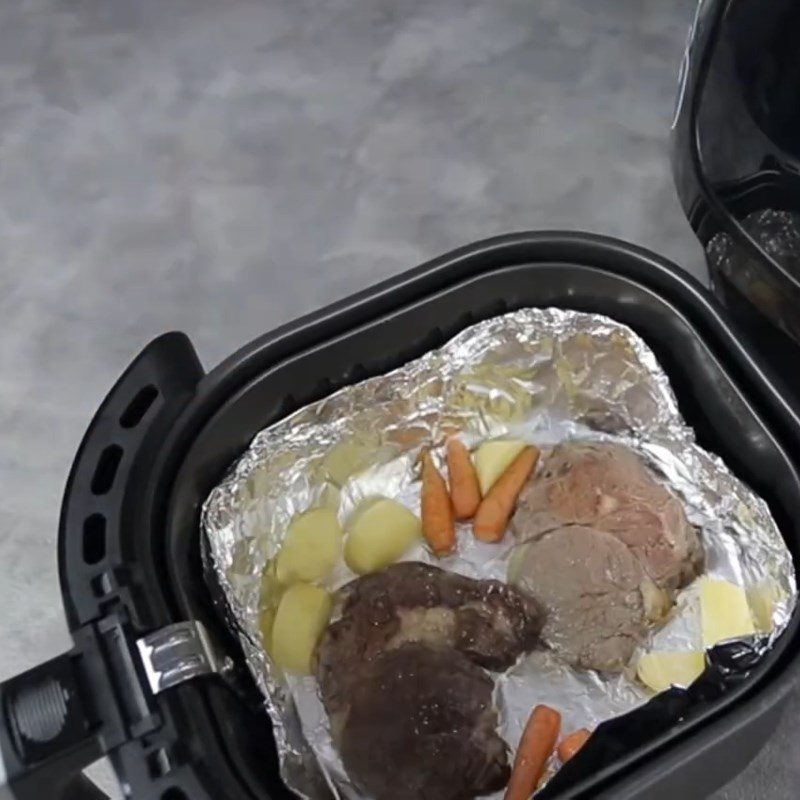 Step 3 Grill the beef for beef steak with an air fryer