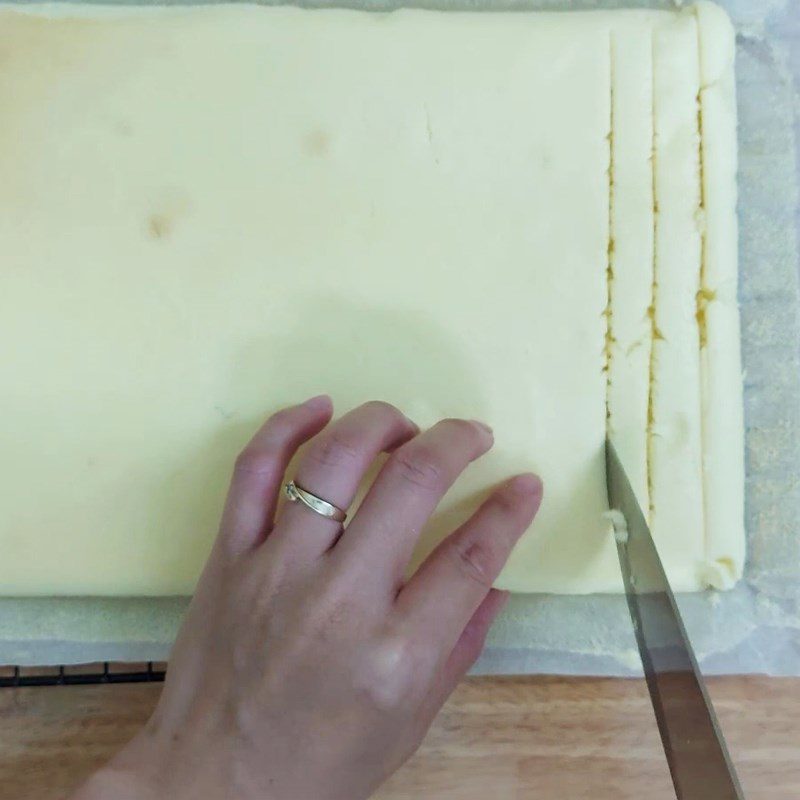 Step 5 Baking and rolling the cake for Raisin Swiss Roll