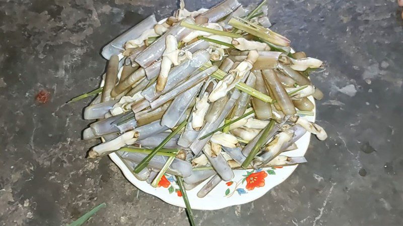 Beer steamed clams